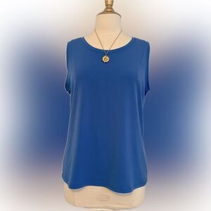 Complements by Erin London beautiful blue colored sleeveless top!